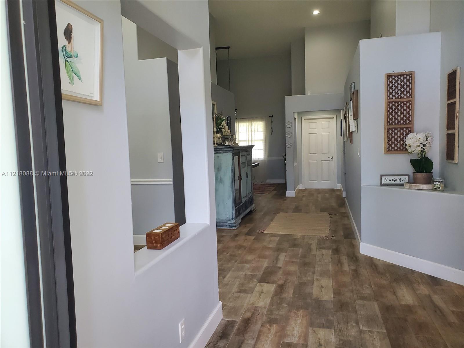 Listing Photo 11