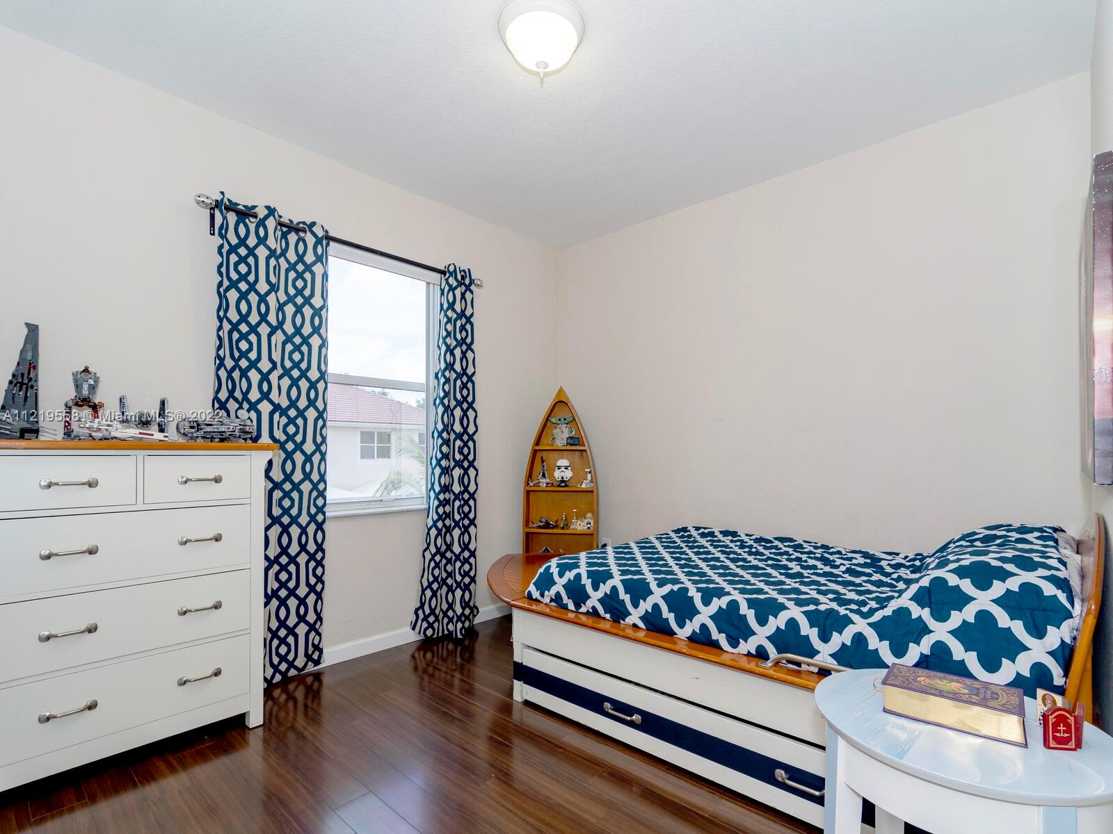 Listing Photo 16