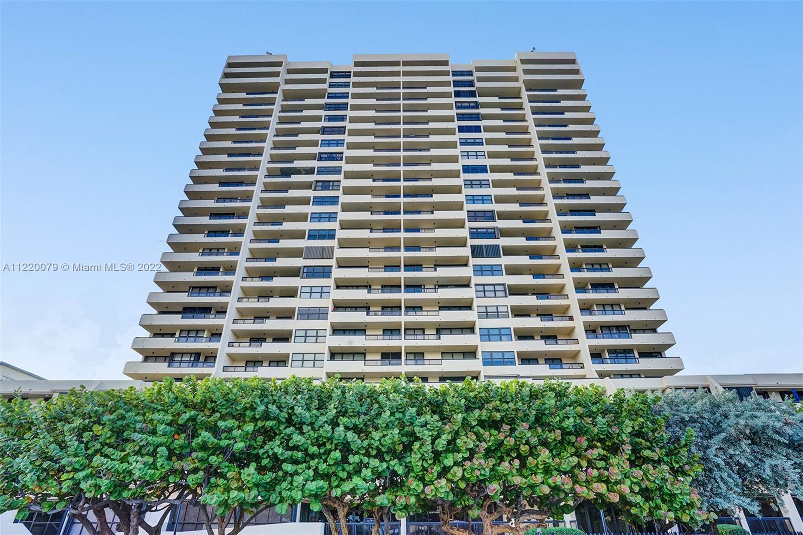 Listing Image 2555 Collins Ave #506