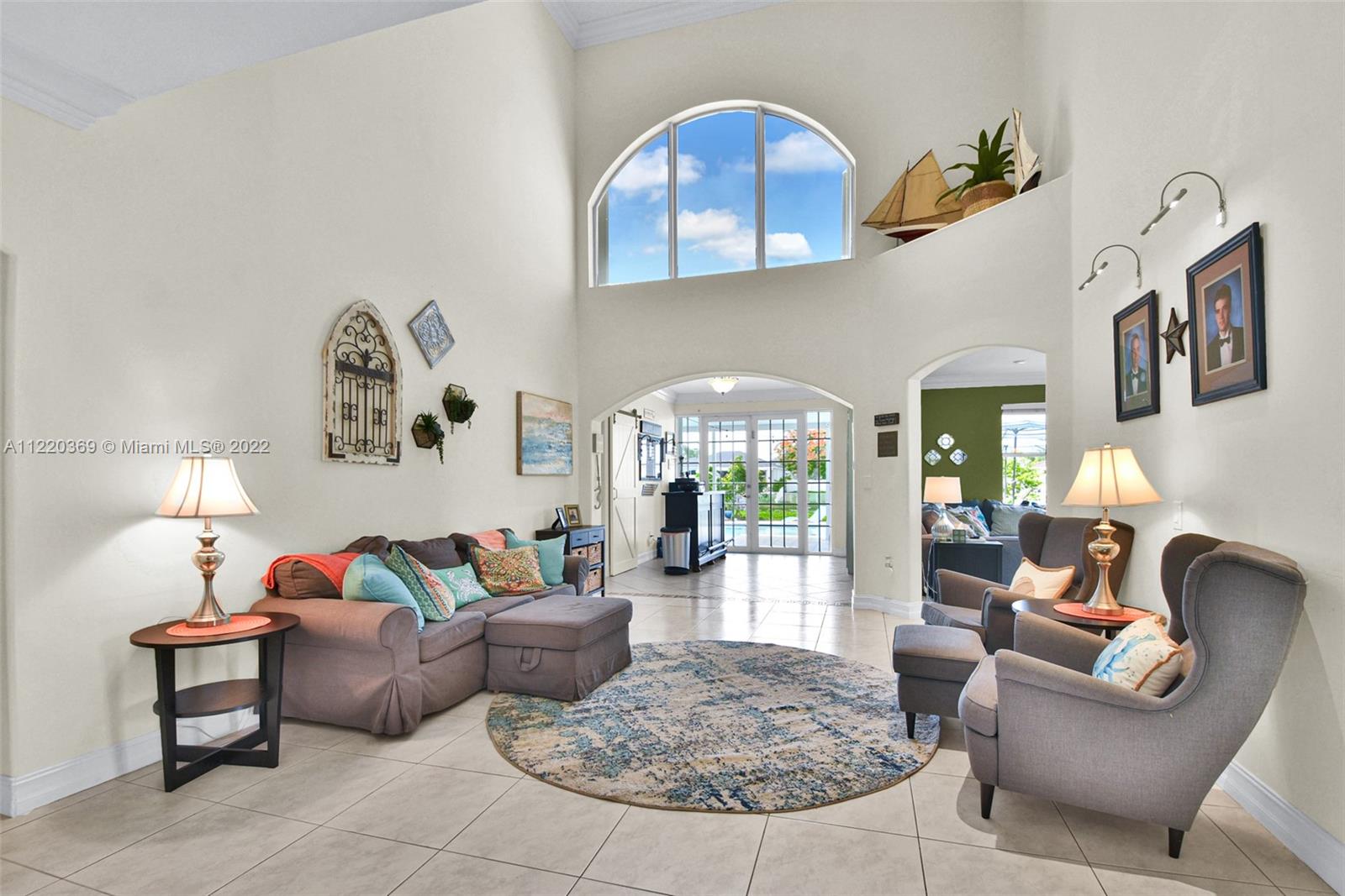 Listing Photo 12