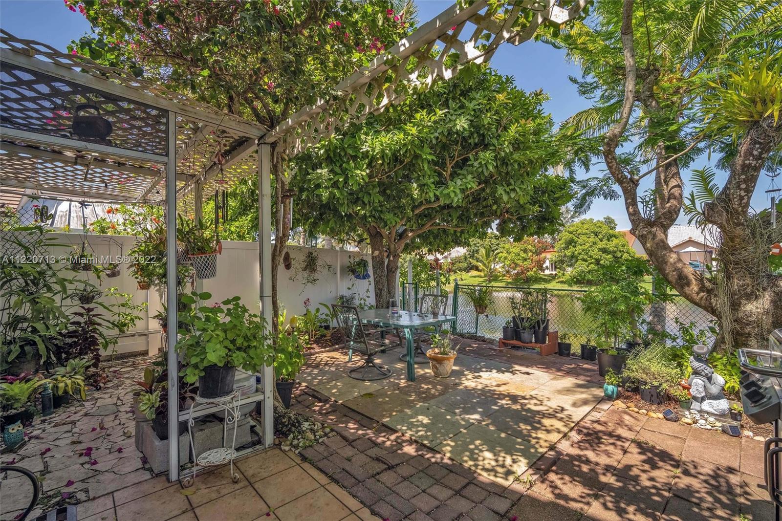 Listing Photo 12