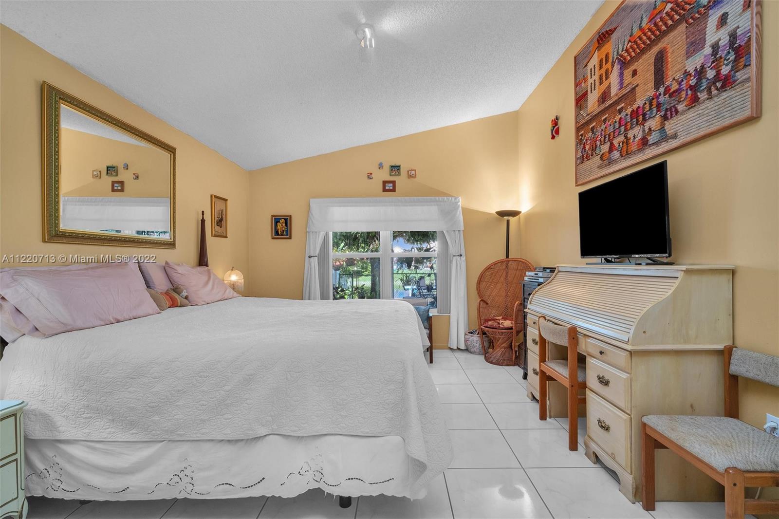 Listing Photo 14