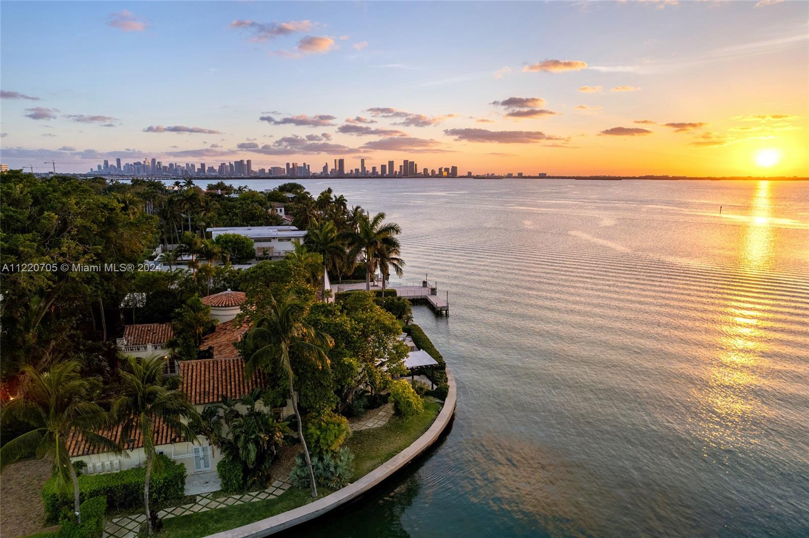 Photo 2 of 4810 Bay Rd in Miami Beach - MLS A11220705