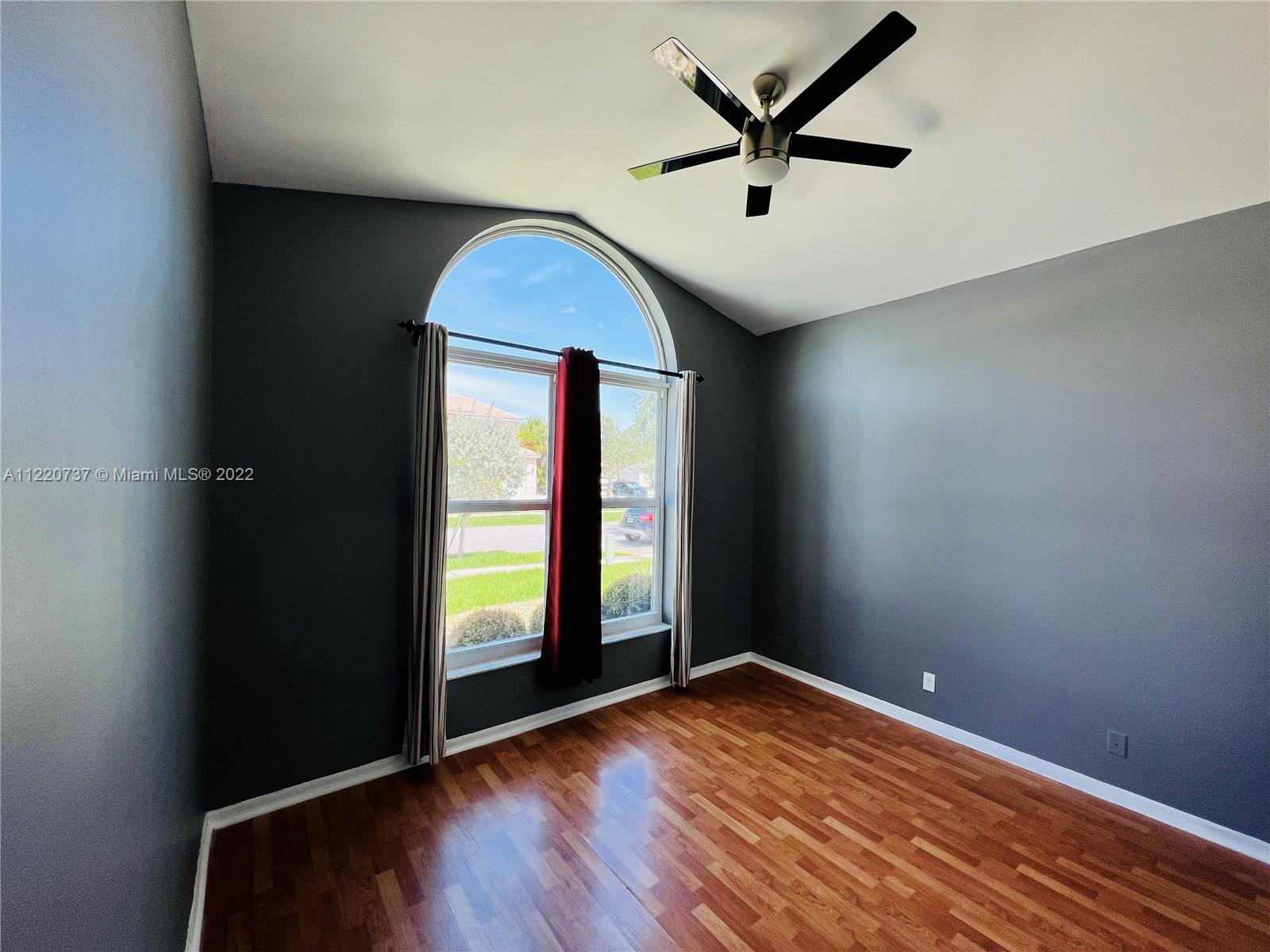Listing Photo 7