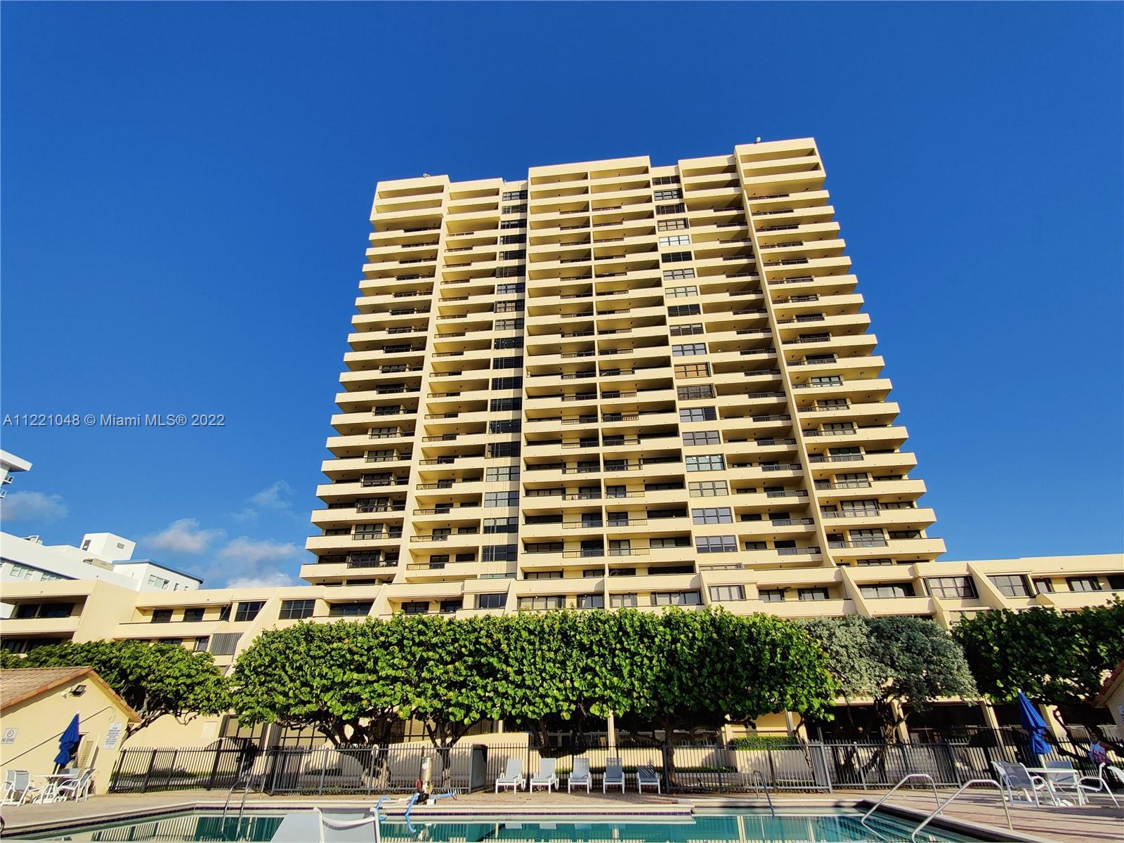 Listing Image 2555 Collins Ave #1411