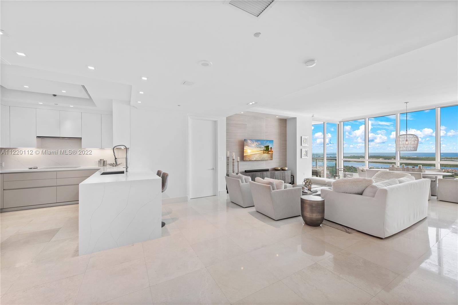 100 S Pointe Dr
