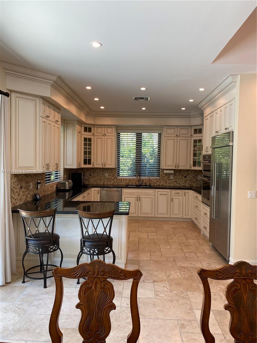 Listing Photo 11