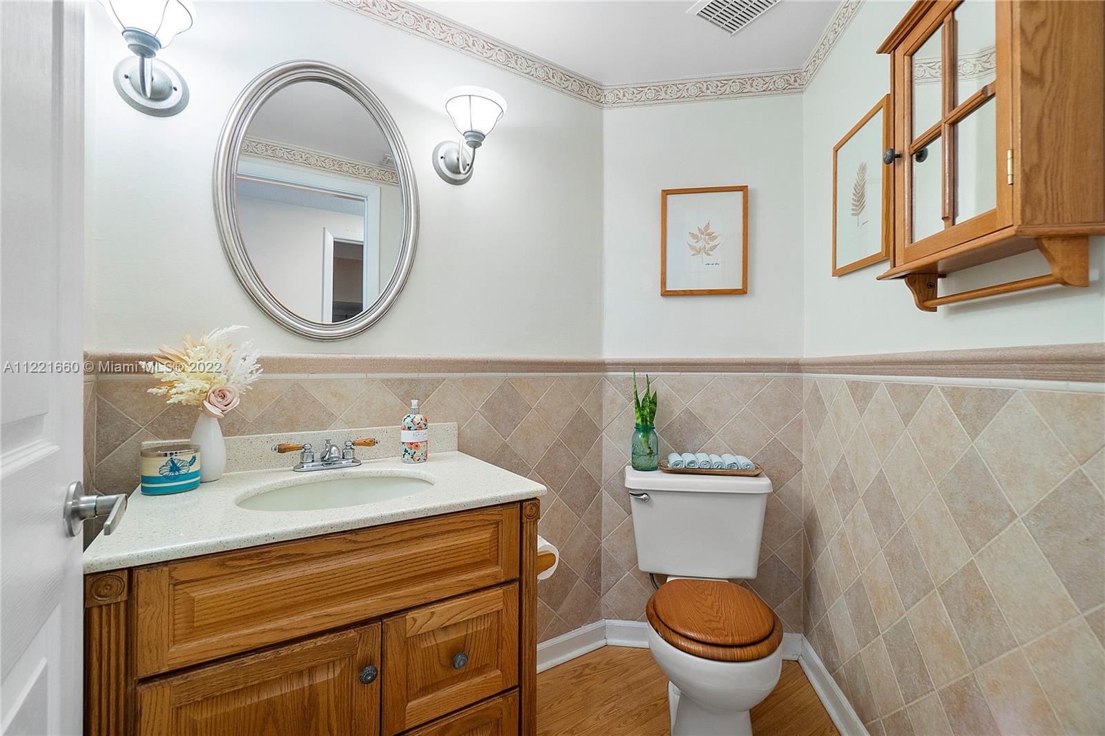 Listing Photo 9