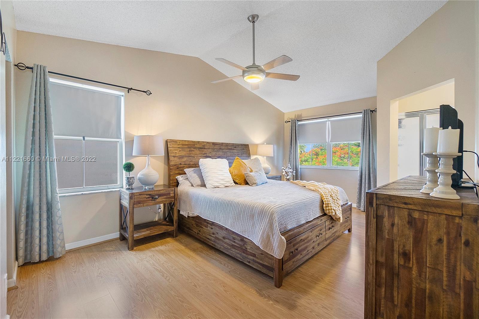 Listing Photo 17