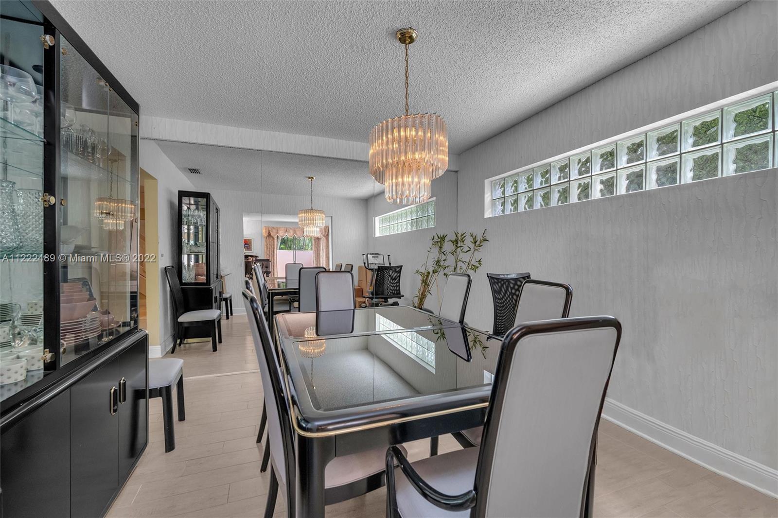 Listing Photo 8
