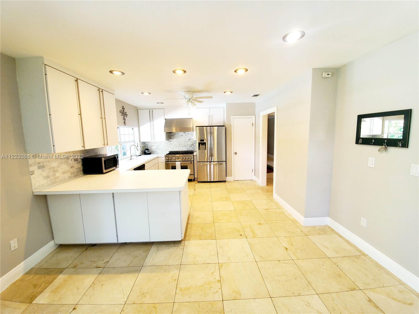 Listing Photo 8