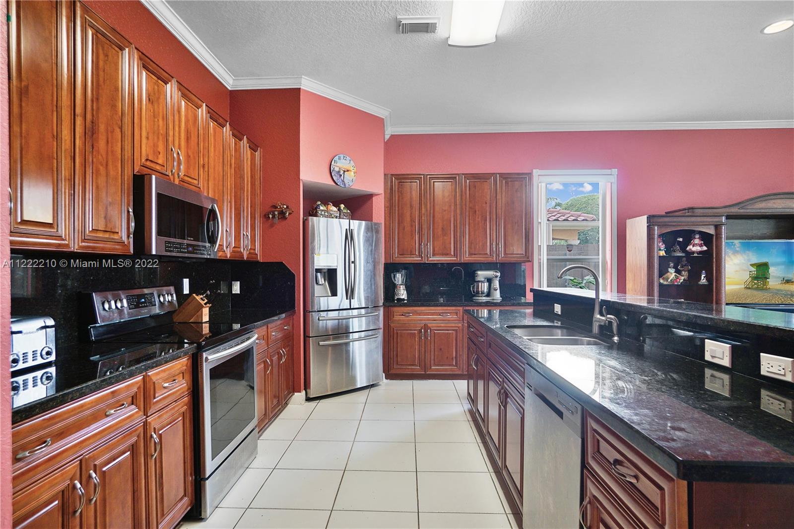 Listing Photo 9