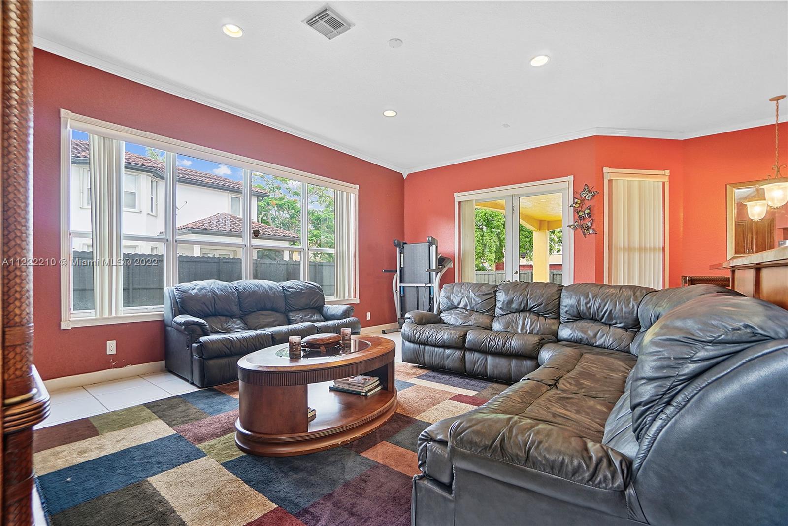 Listing Photo 10