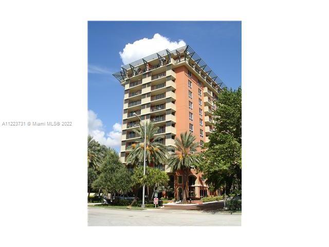 BEAUTIFULL FURNISHED 1/1 IN THE HEART OF COCONUT GROVE,WALKING DISTANCE TO THE NEW REMODELING COCOWALK. REATAURANTS, THEATER,MARINA,BOUTIQUES.15 MINUTES FROM THE AIRPORT, BEACHES AND DOWNTOWN.
PROPERTY CAN BE RENTED ANYTIME  IN A YEAR