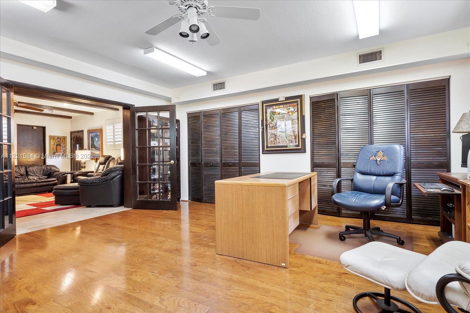 Listing Photo 11