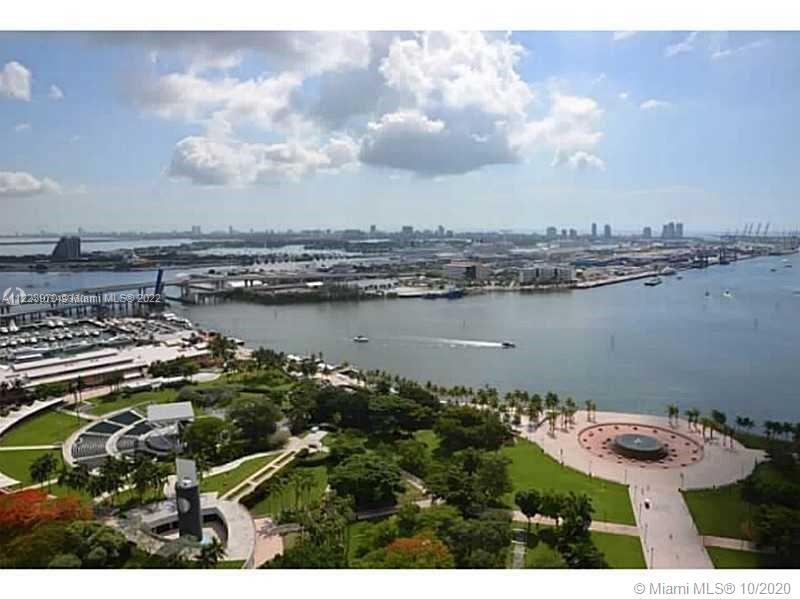 Fully furnished 3 bedrooms/2 bathrooms with amazing water views and excellent location! Easy access to downtown, Brickell and Miami Beach! Great building with state of art