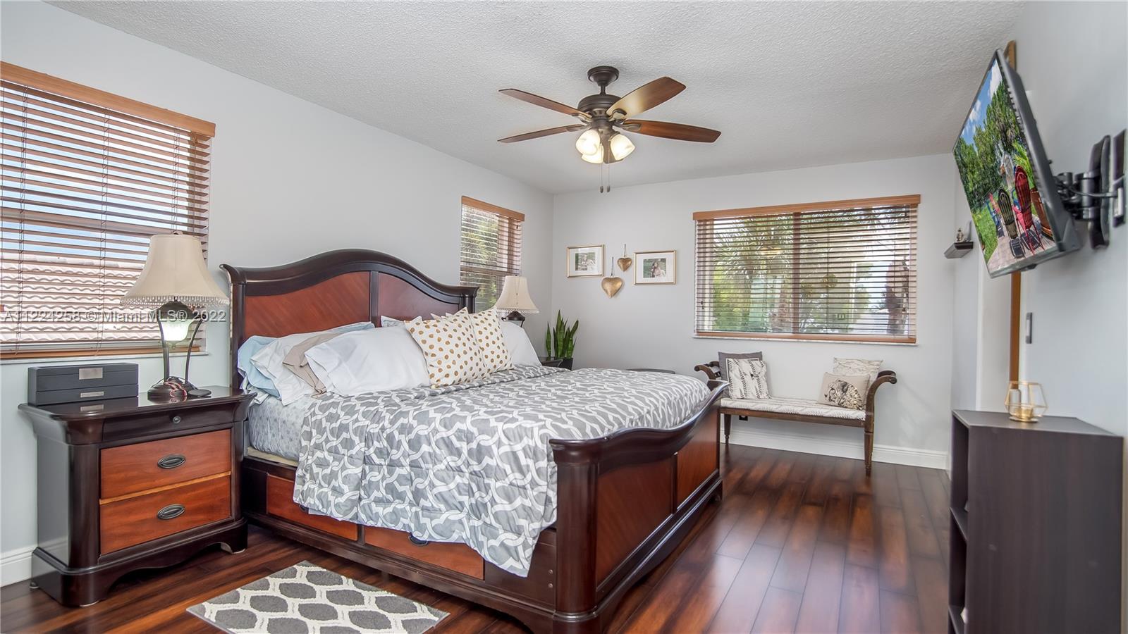 Listing Photo 17