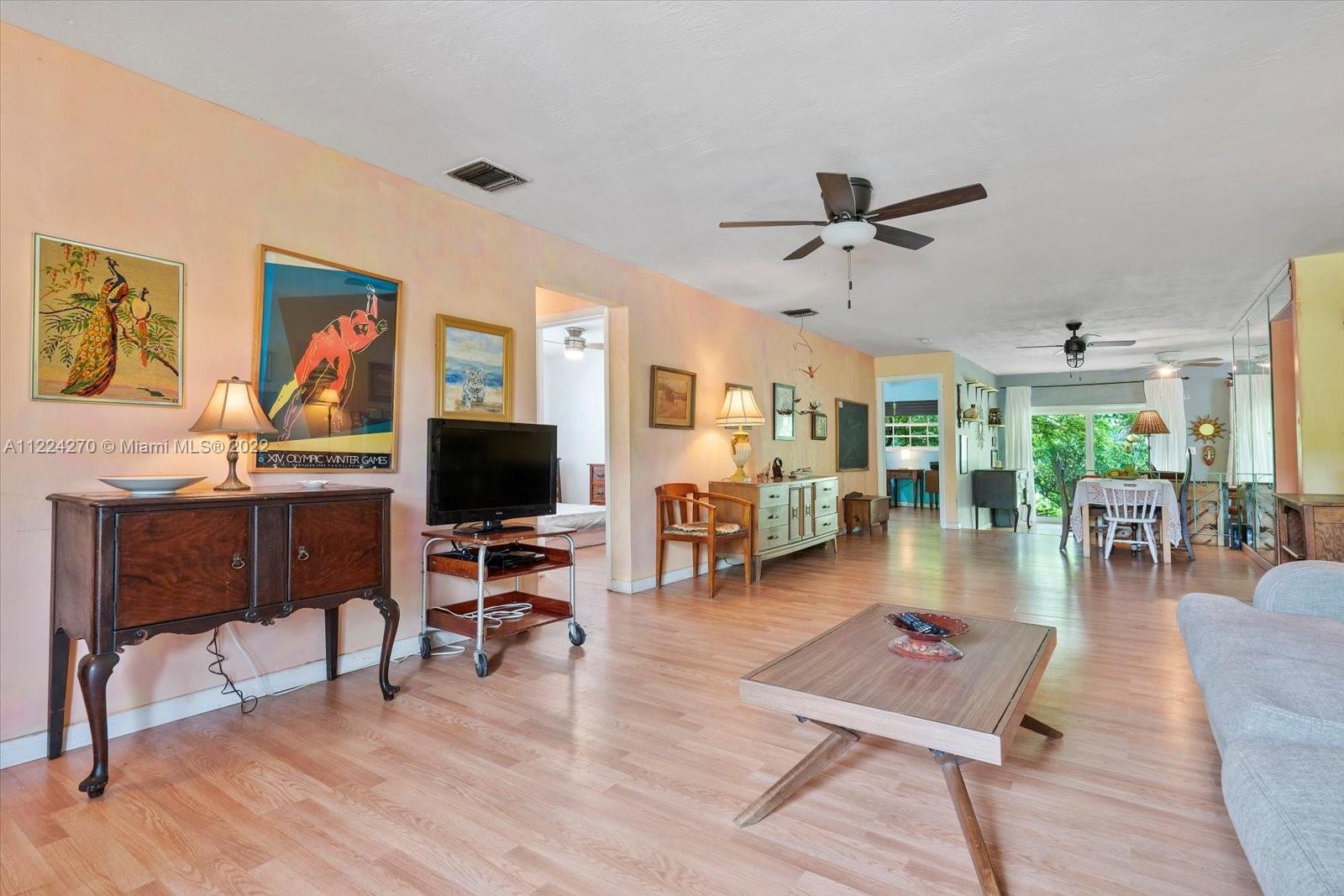 Listing Photo 10