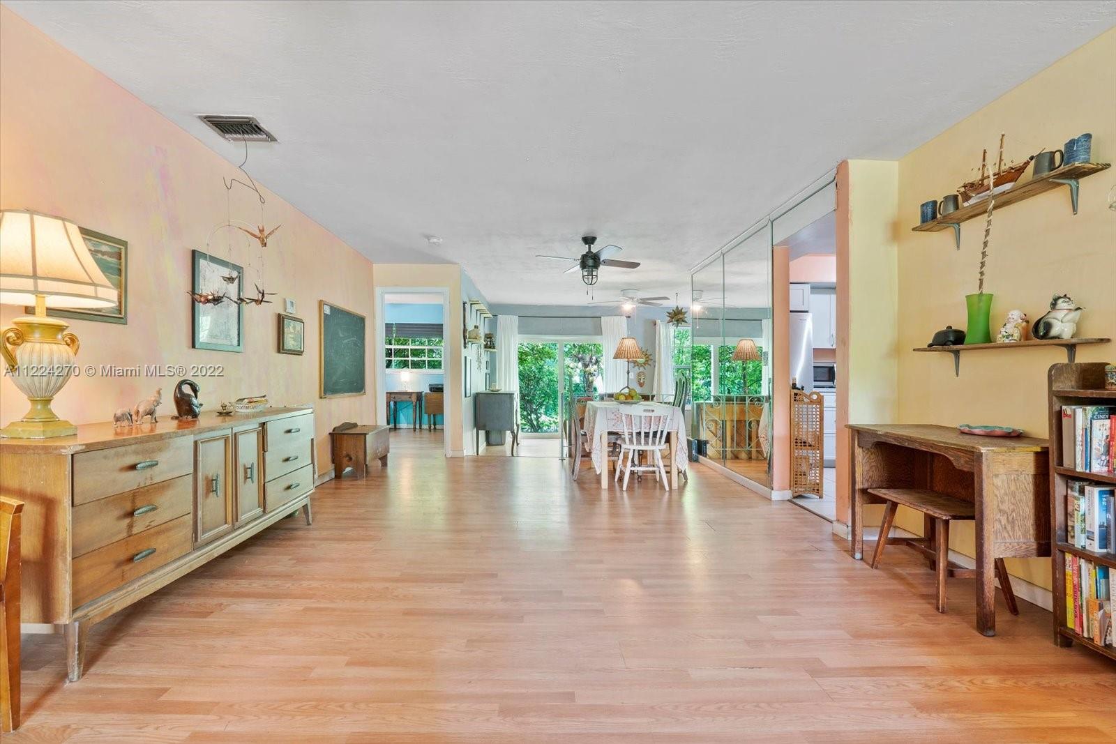 Listing Photo 11