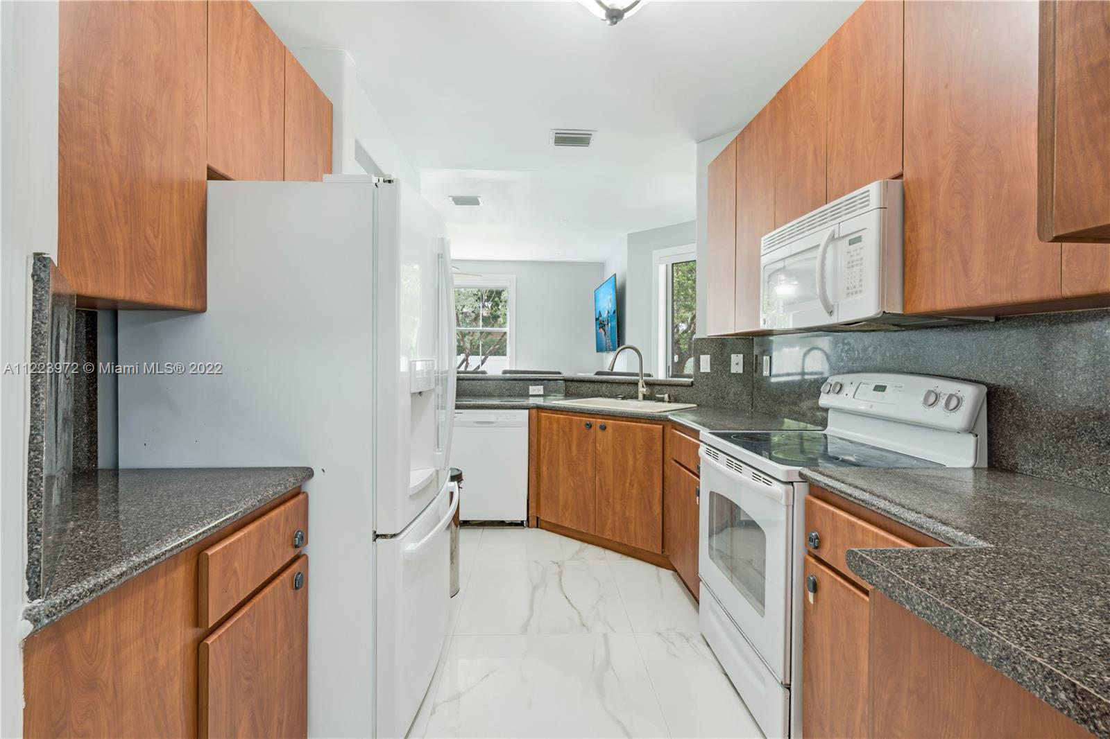 Listing Photo 8