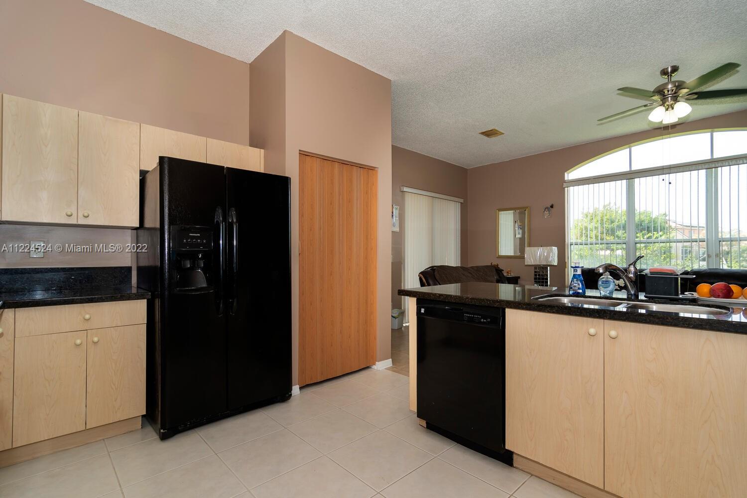 Listing Photo 9