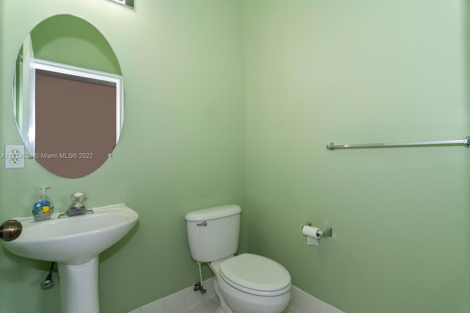 Listing Photo 11