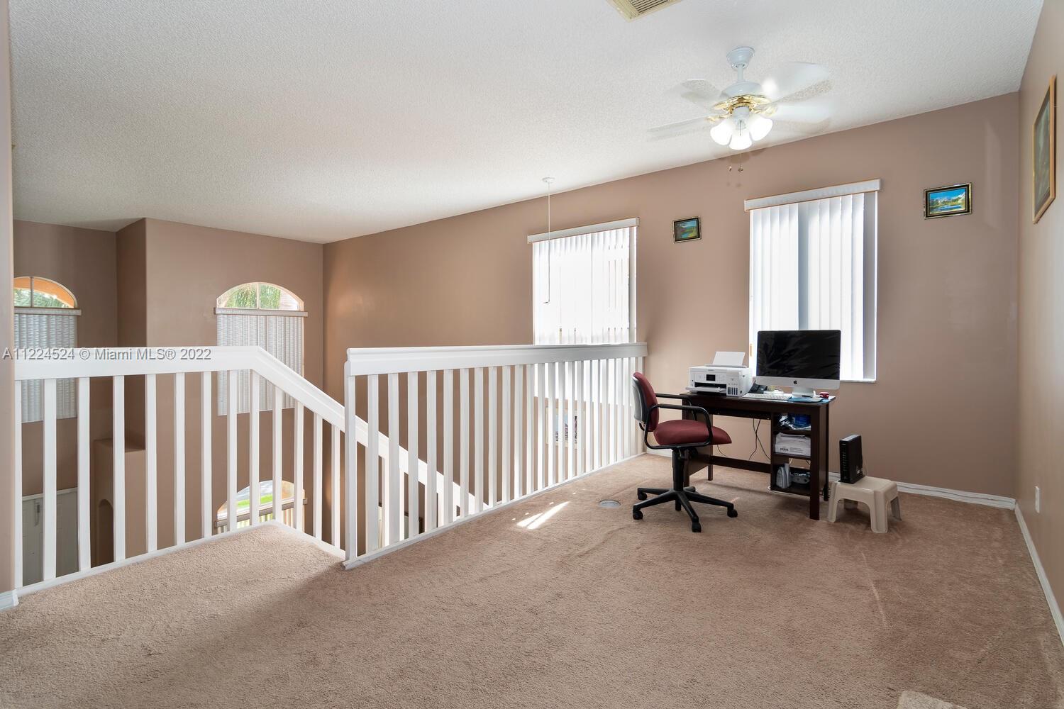 Listing Photo 12