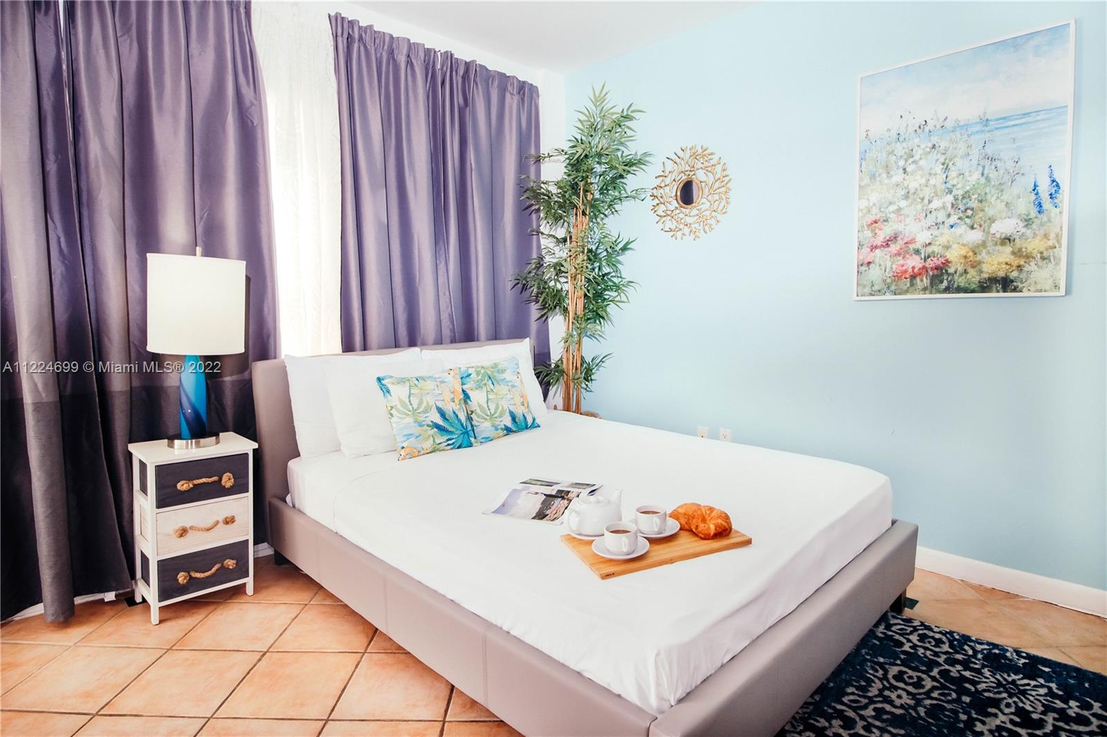 Great opportunity for investors!!!! DAILY RENTALS allowed. In the heart of South Beach, nightlife, ocean across the street, restaurants, Art Deco district. Unit located on the iconic Ocean Dr. Ideal location for ArBnB/Vrbo.