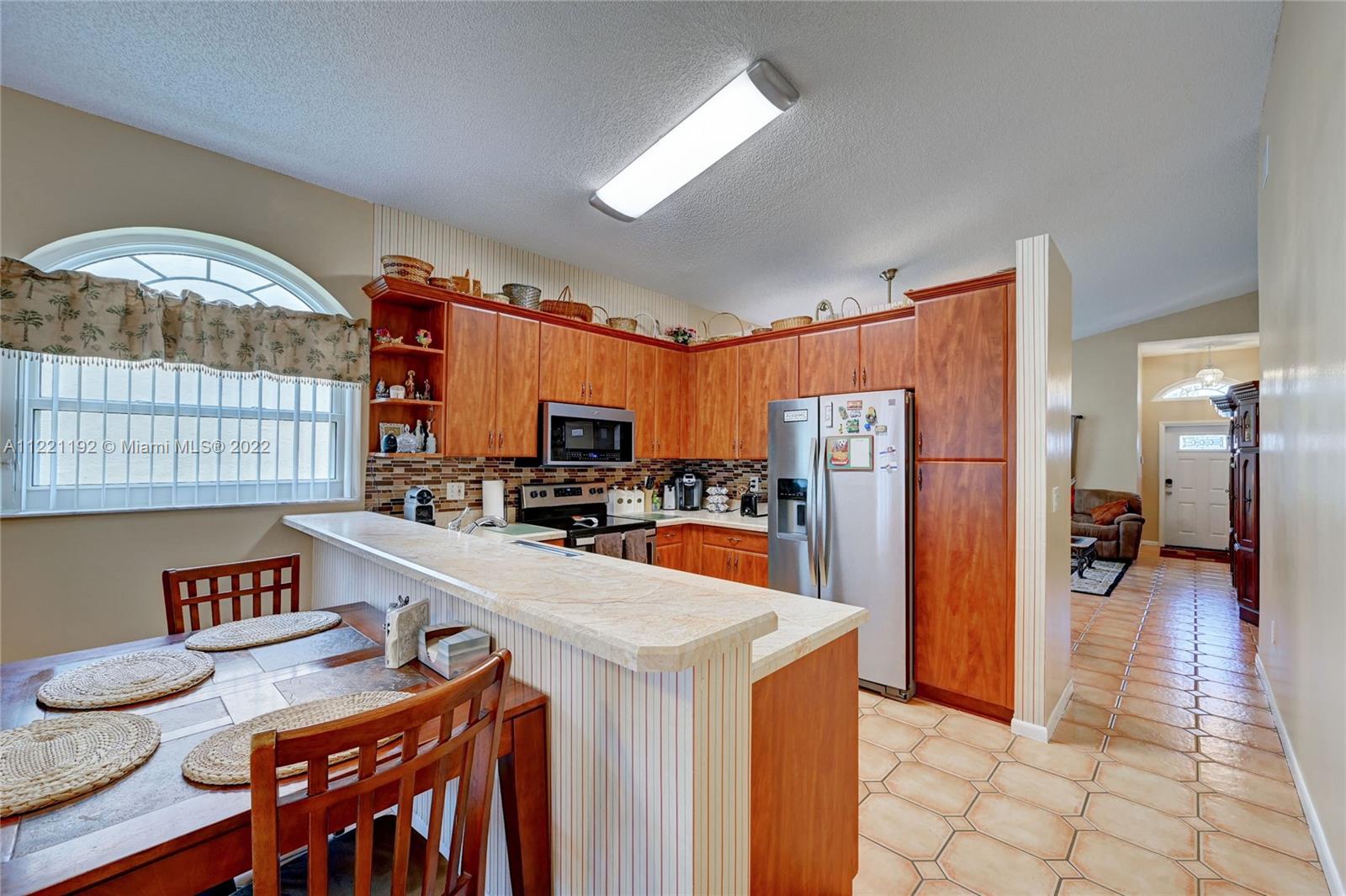 Listing Photo 8
