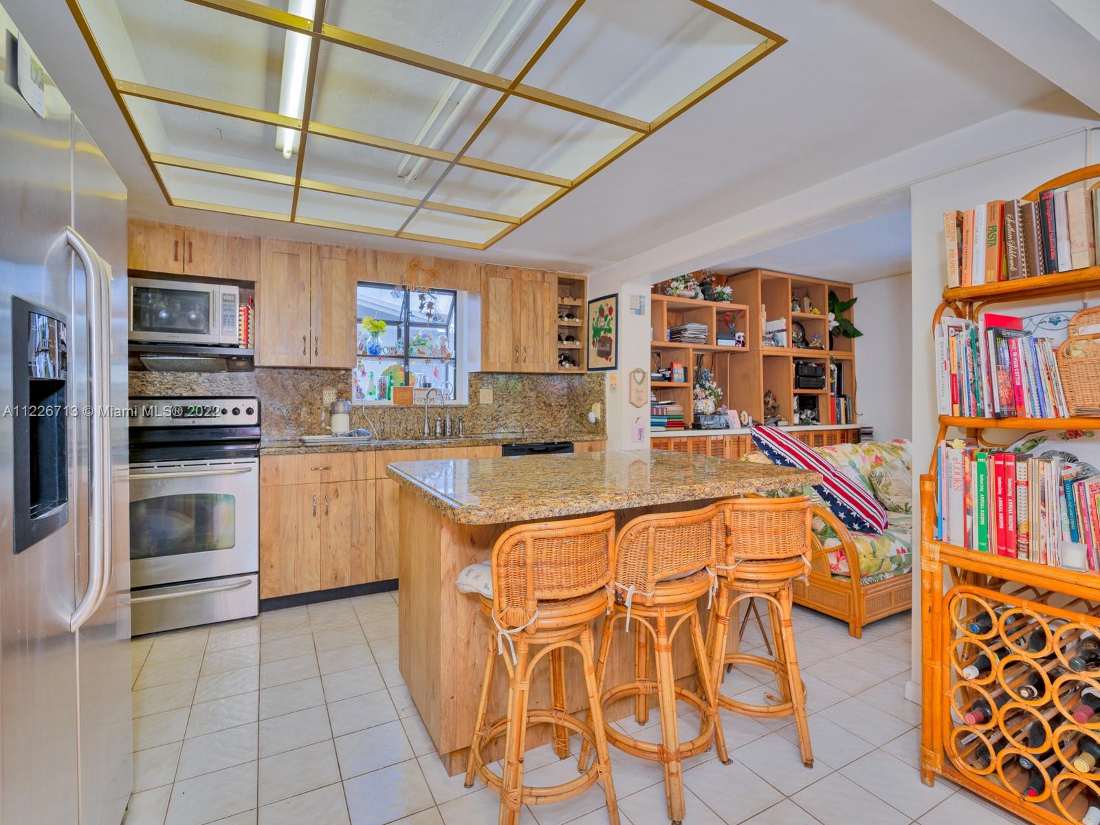 Listing Photo 8