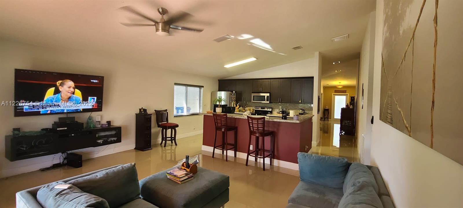 Listing Photo 12