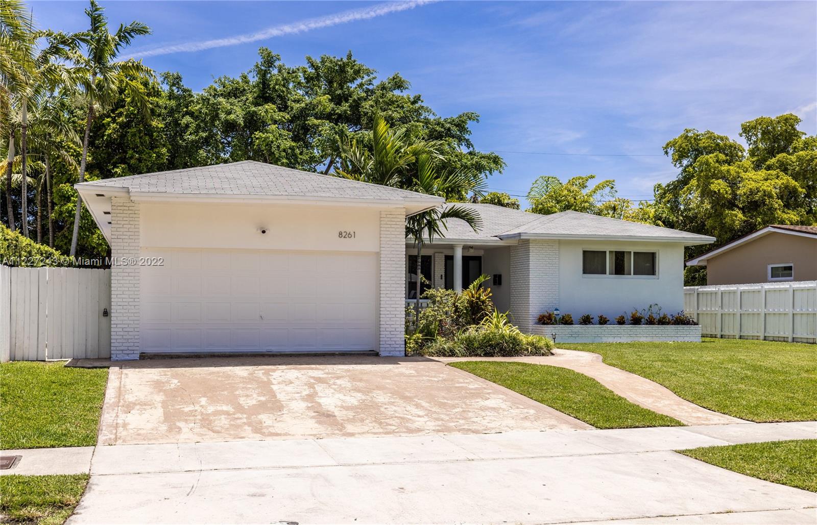 Photo 2 of 8261 Bayshore Dr in Miami - MLS A11227243