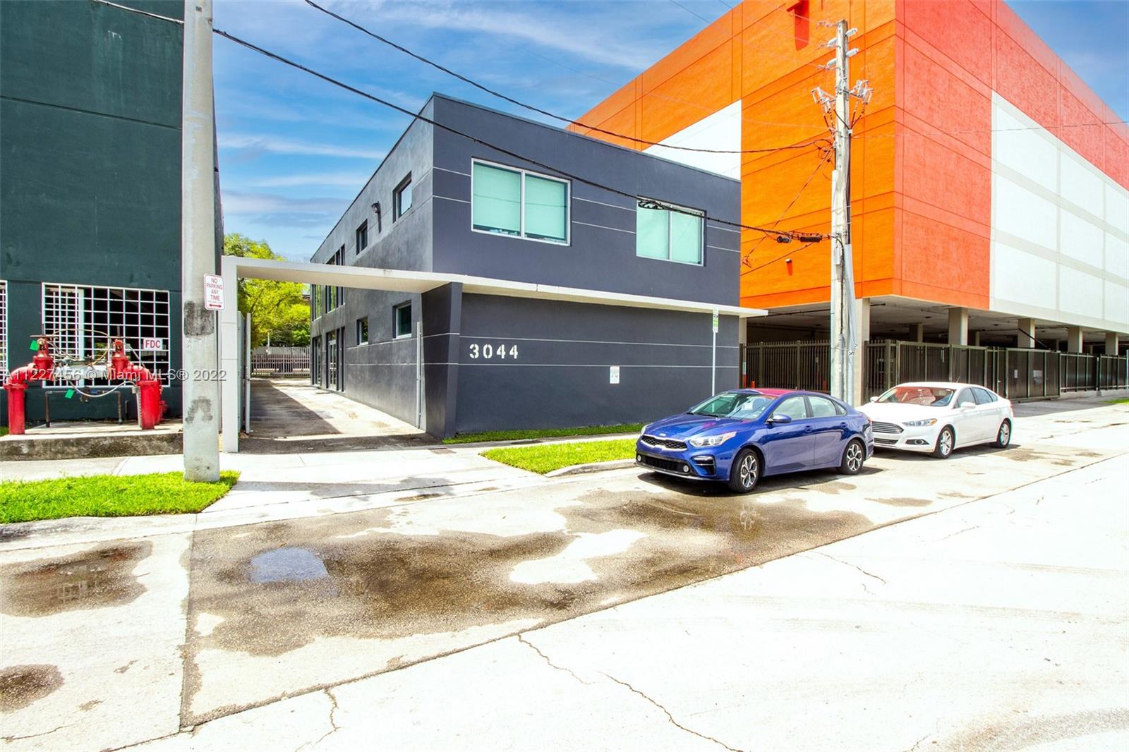 3044 SW 28th Ln  For Sale A11227456, FL