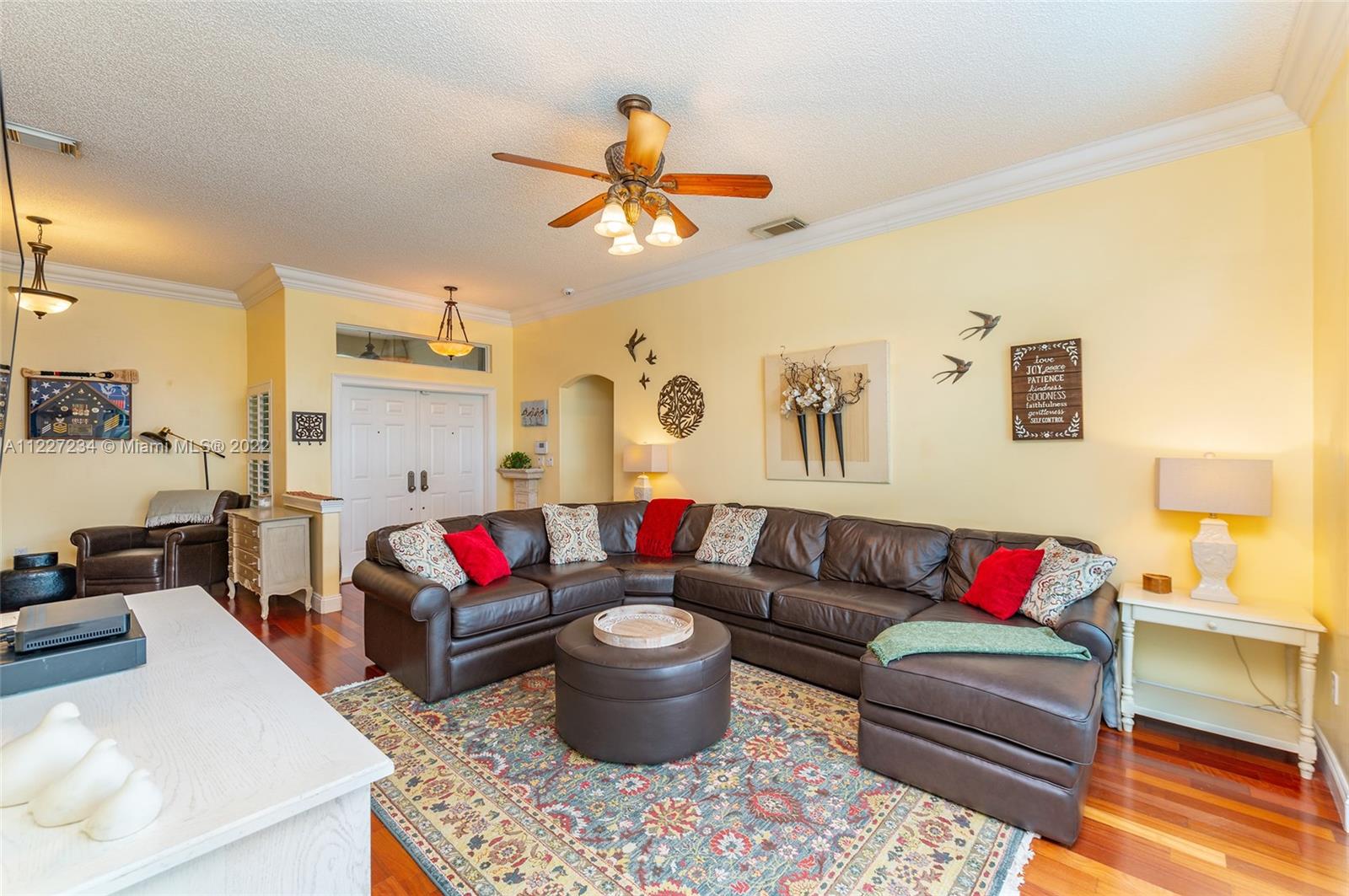 Listing Photo 12