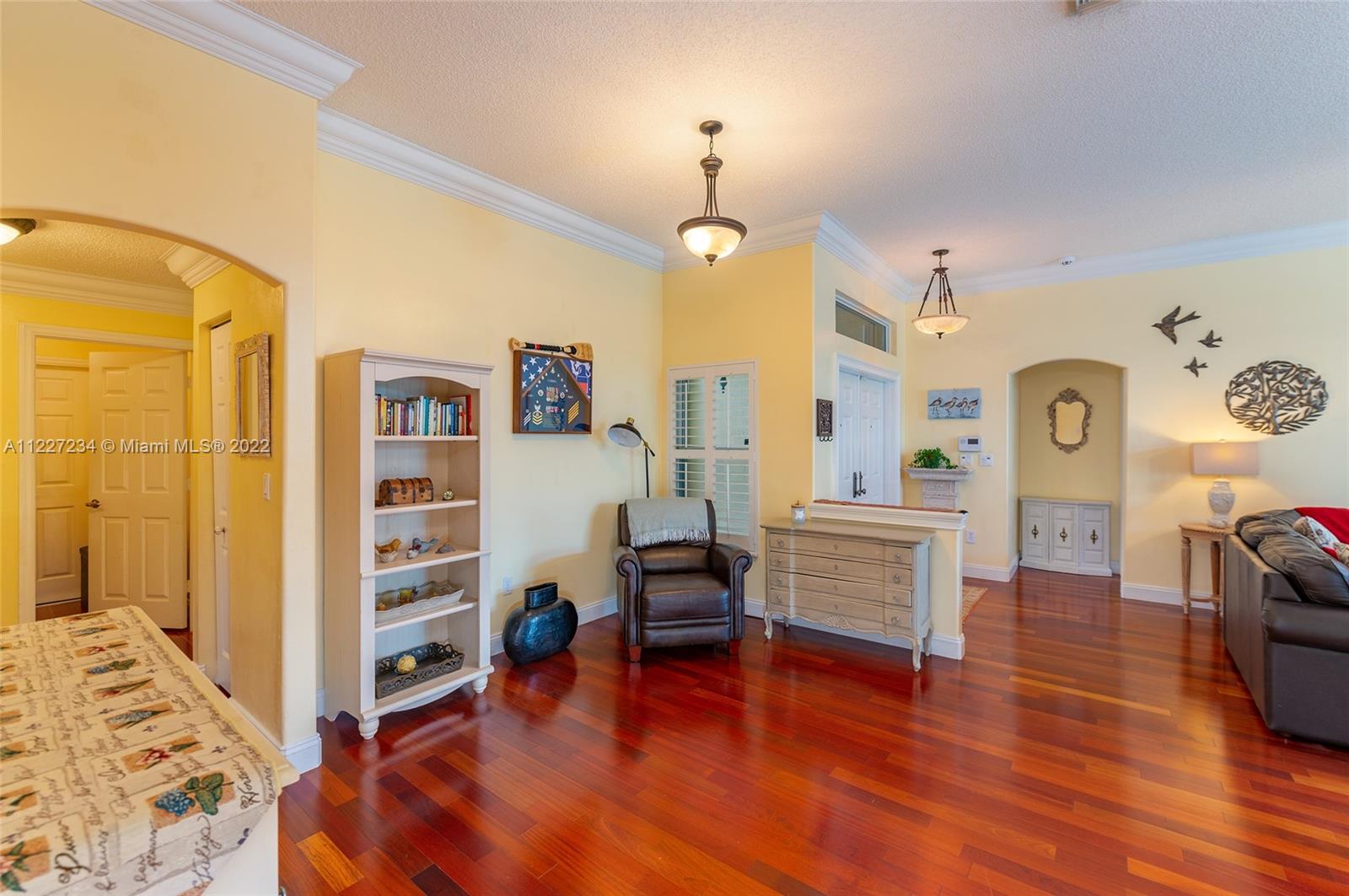 Listing Photo 16