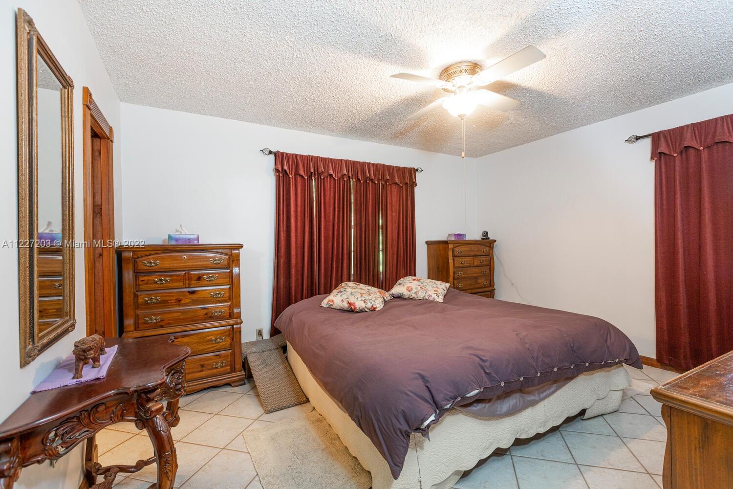 Listing Photo 14