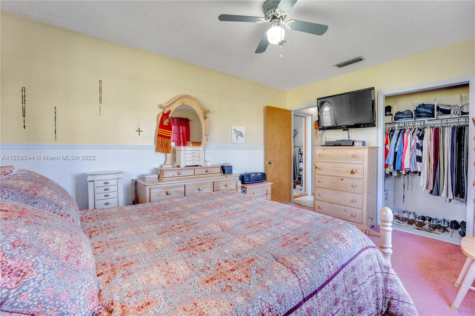 Listing Photo 11
