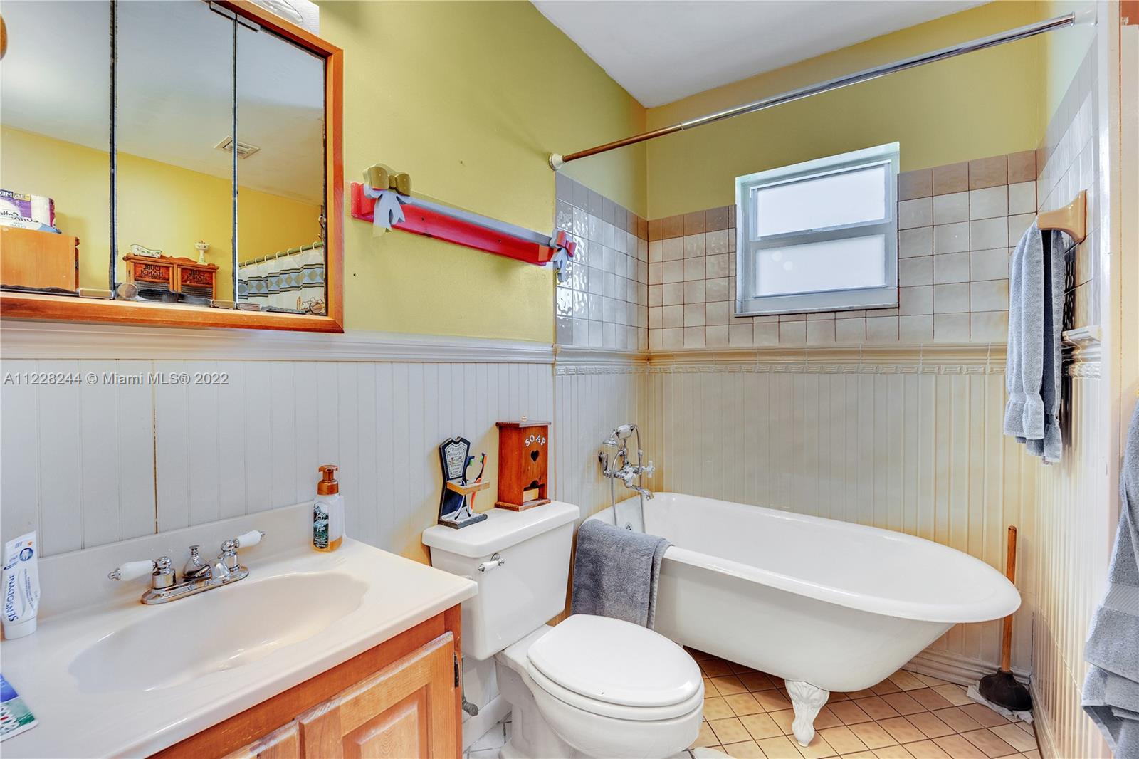 Listing Photo 14