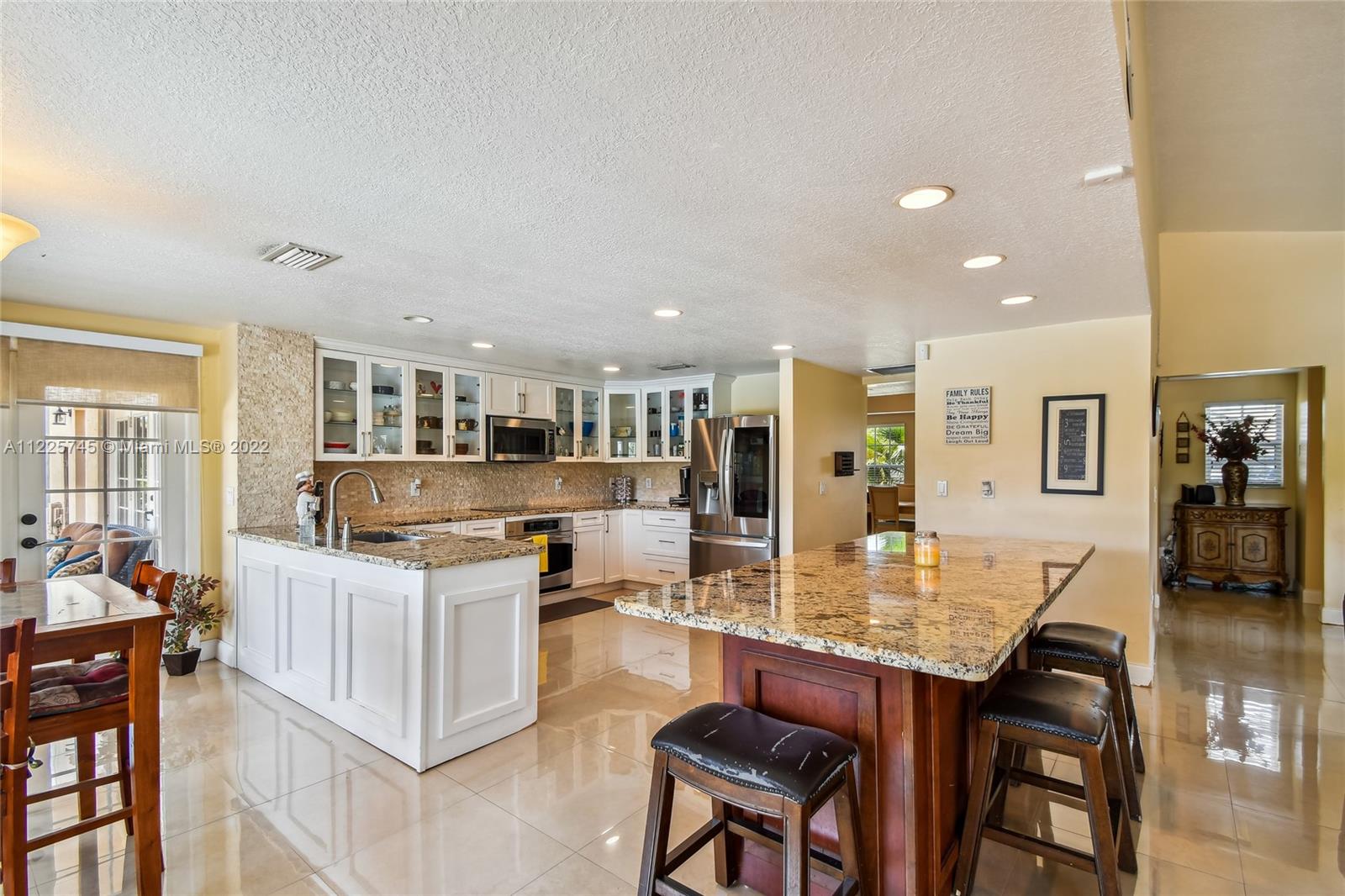 Listing Photo 8