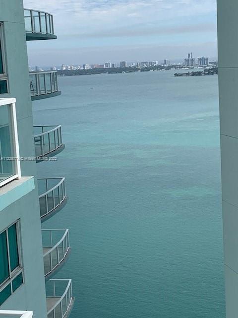 NICE CONDO FOR RENT EDGEWATER AREA just front Margaret Pace Park front the Bay. Unfurnished 1/1 spacious apartment. Balcony faces SouthEast. MODERN HIGH TECH BUILDING, EUROPEAN KITCHEN, 9 FT CEILINGS, 2 POOLS, THEATER ROOM, DOWNTOWN,  MIAMI HEAT ARENA, AND SOUTH BEACH. Text to listing agent or use showing assist