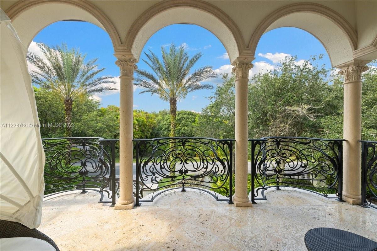 BEDROOM PRIVATE TERRACE