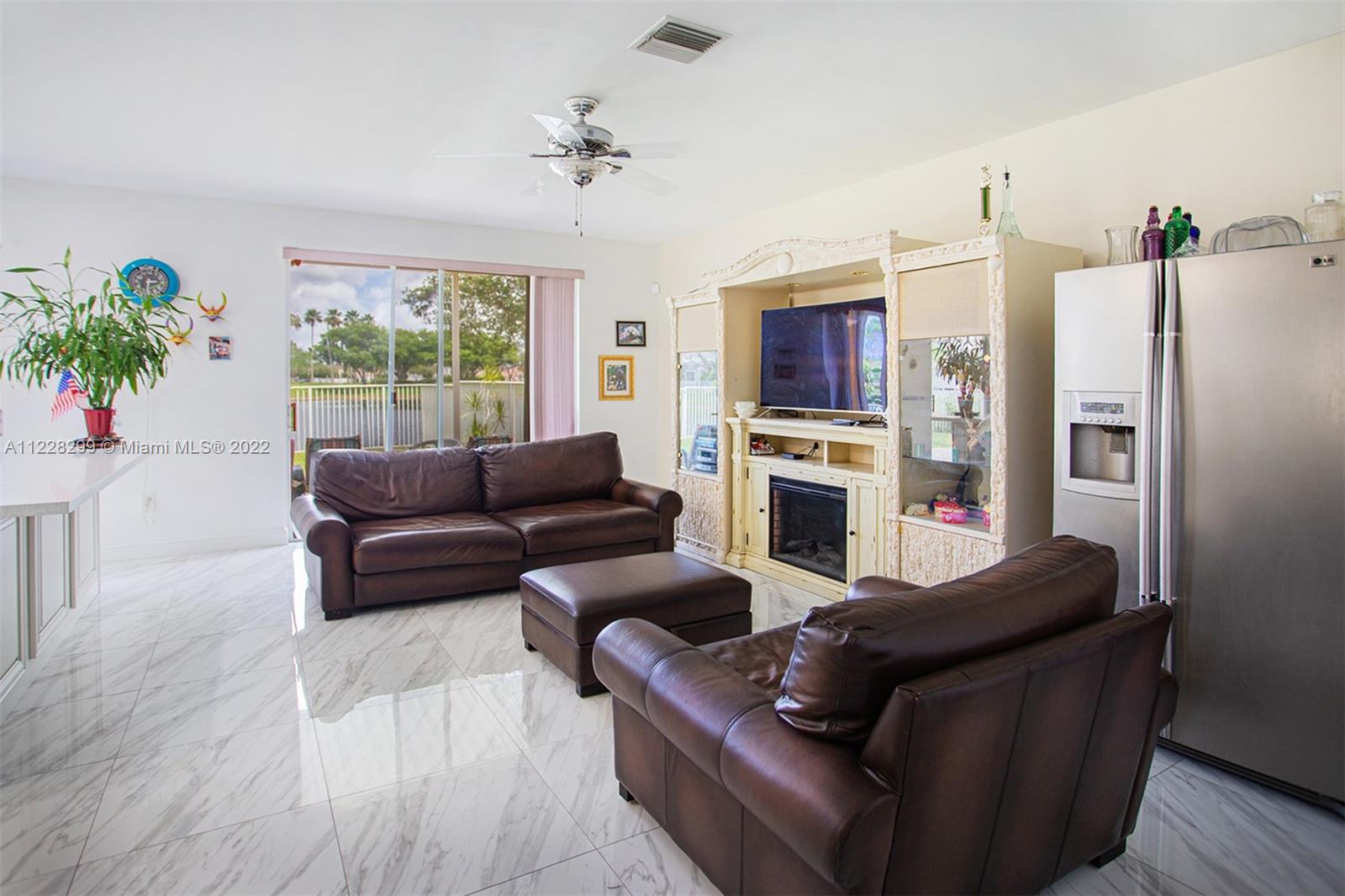 Listing Photo 12