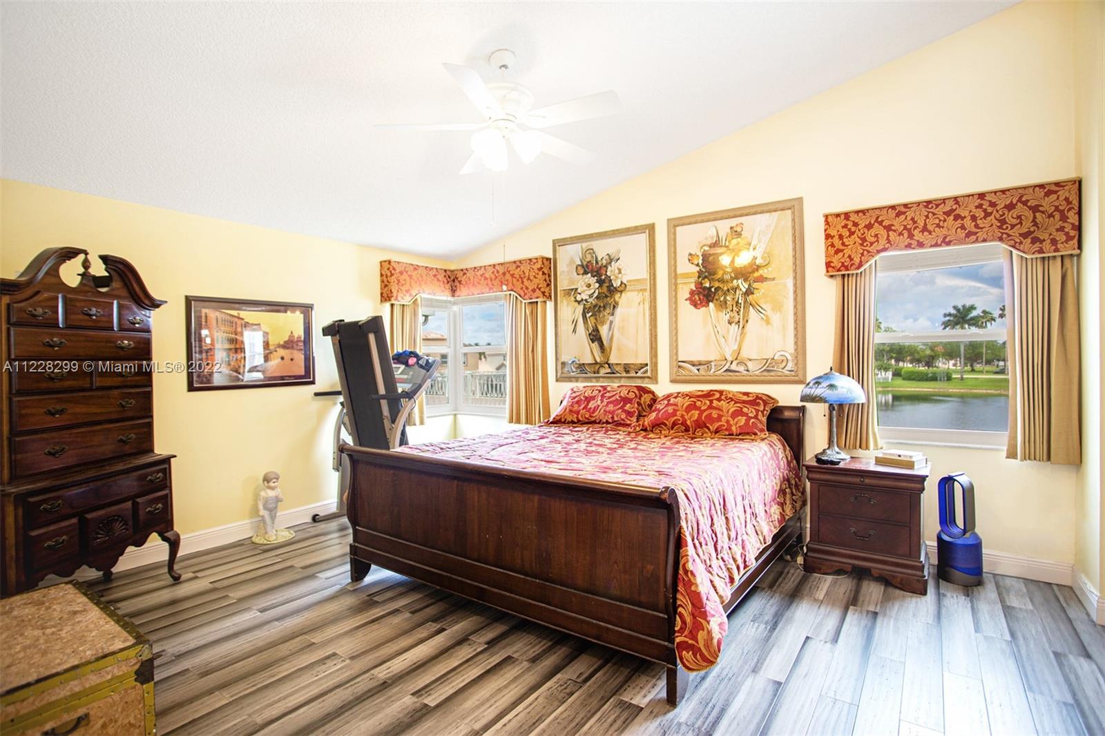 Listing Photo 18