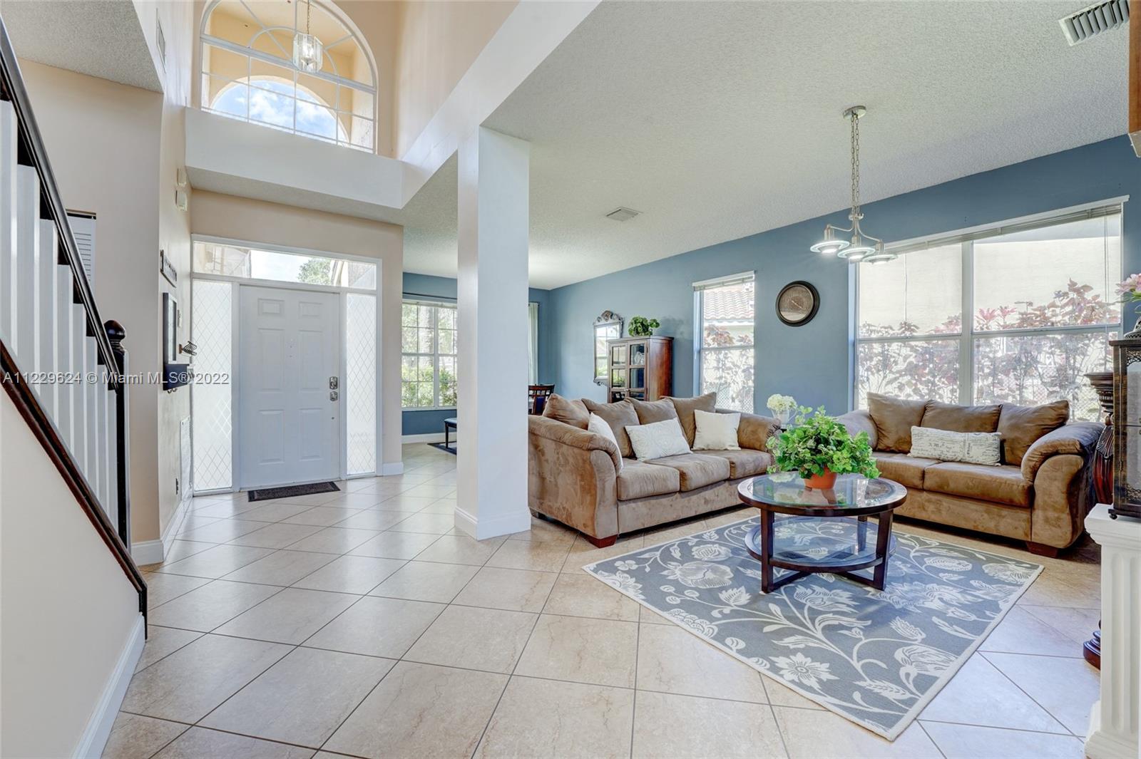 Listing Photo 12