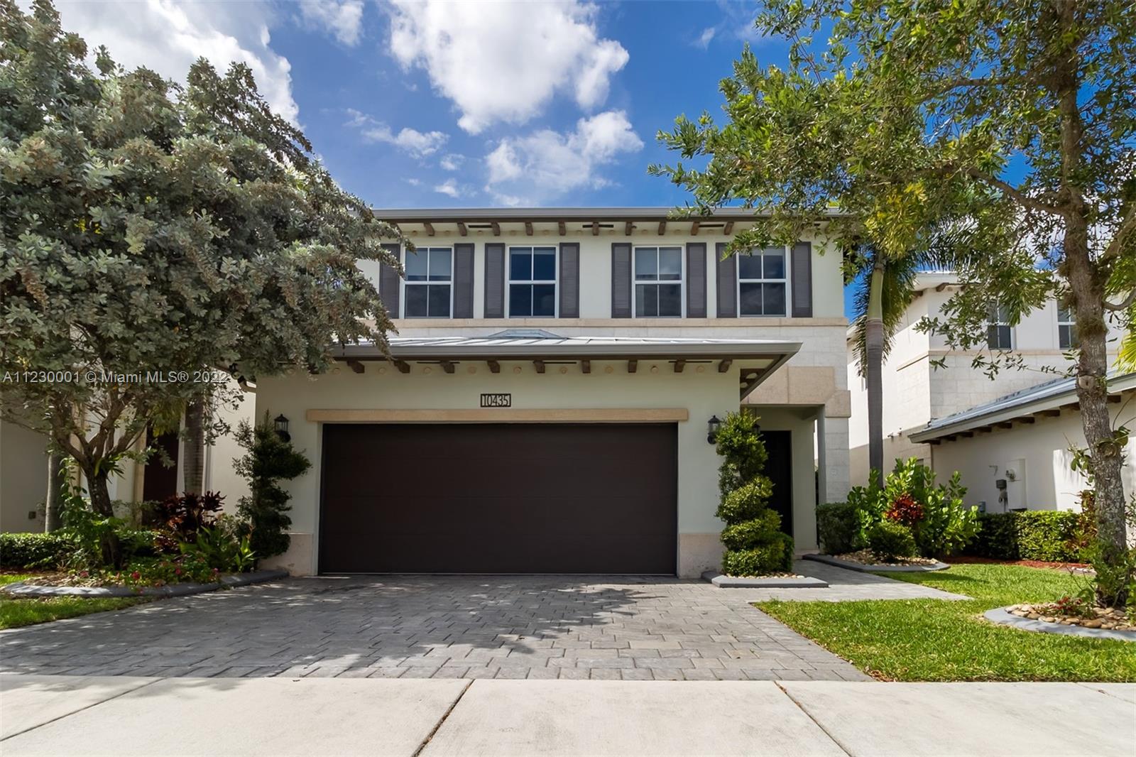 Photo 1 of 10435 69 Ter in Doral - MLS A11230001