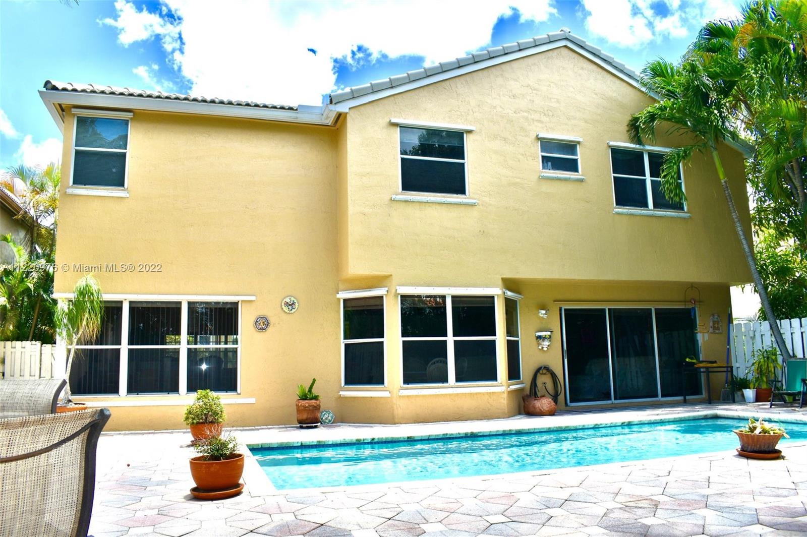 Listing Photo 12