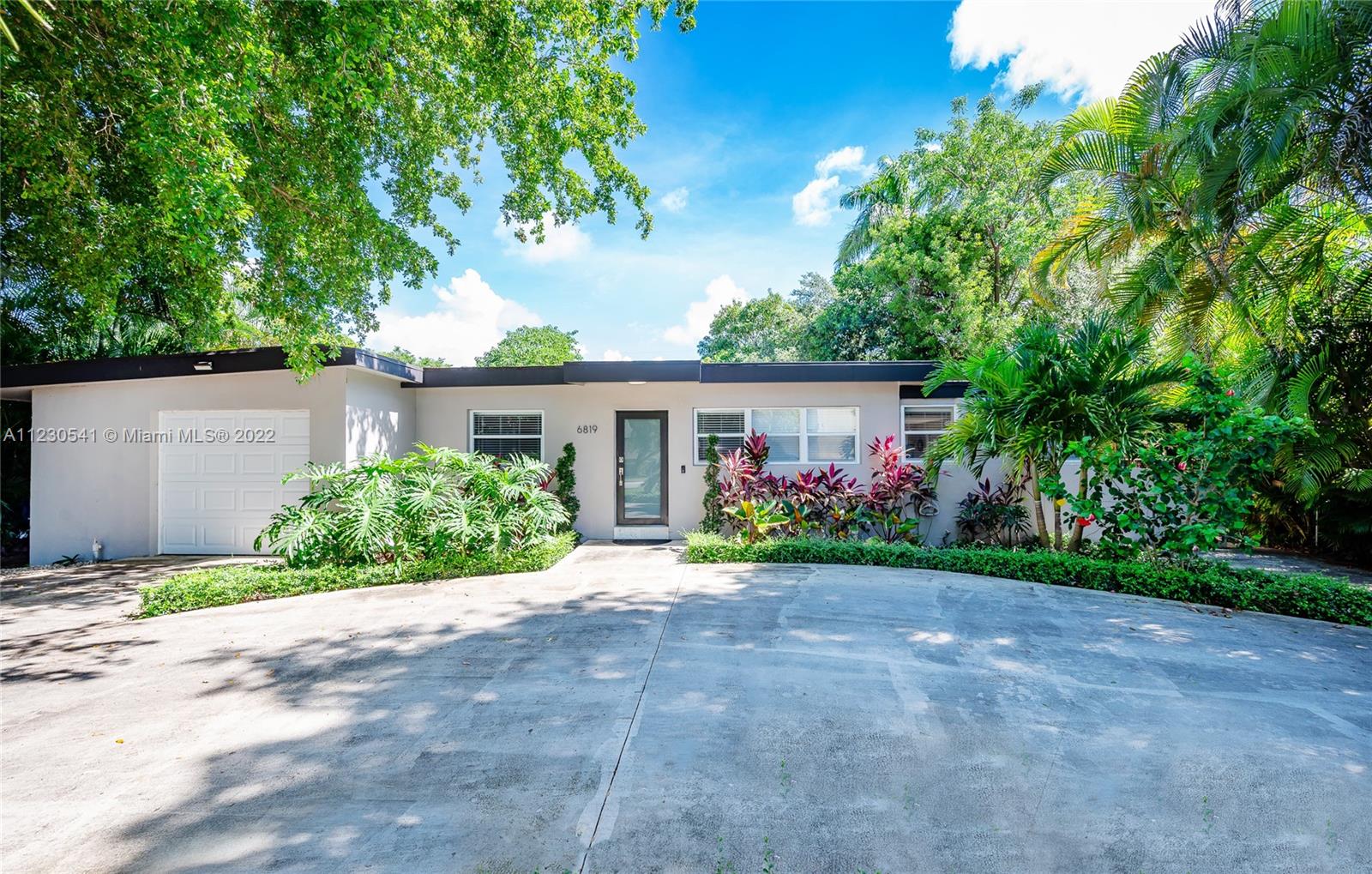 Photo 2 of 6819 53rd St in Miami - MLS A11230541