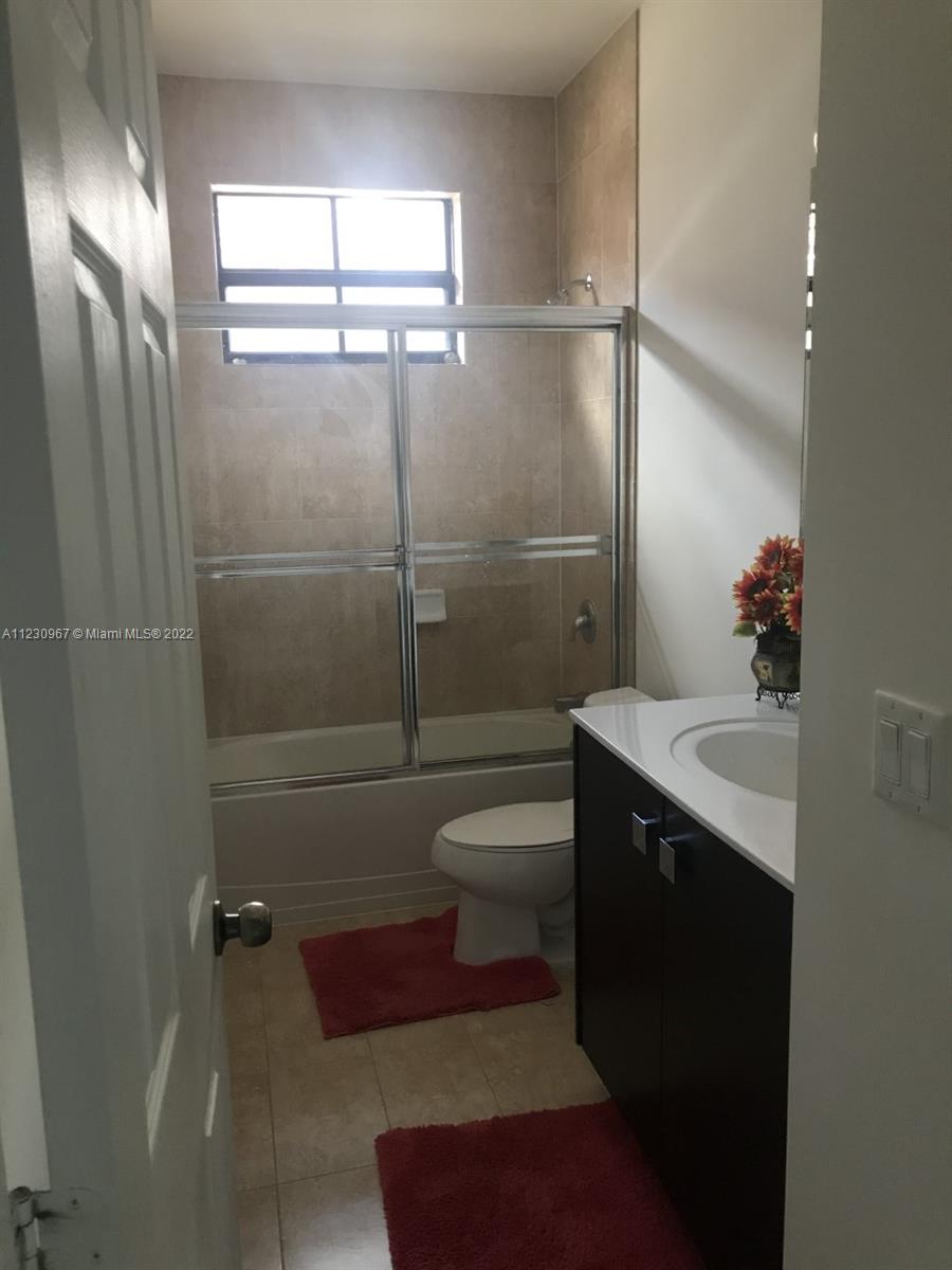 Listing Photo 12