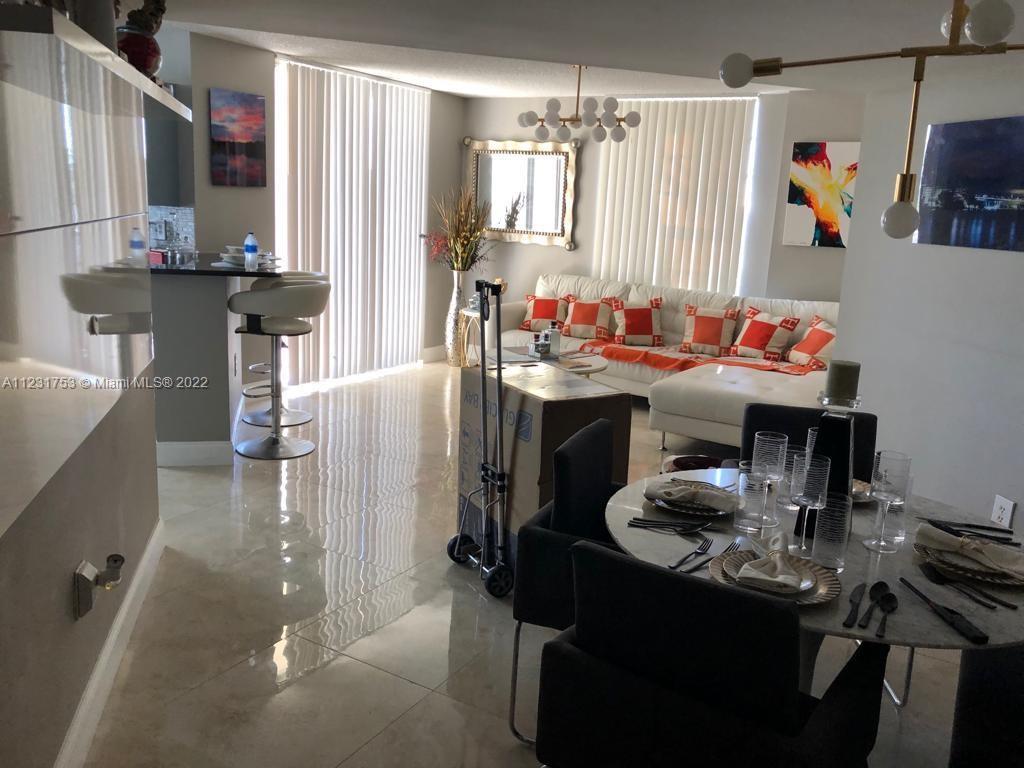 Live the downtown Fort Lauderdale lifestyle in one of the most desirable buildings in town!