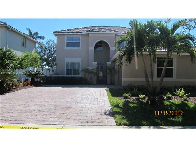 Listing Photo 0